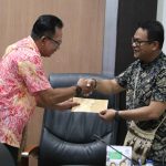 PJ. BUPATI MAPPI SERAHKAN SK BUPATI TENTANG PENUNJUKAN PLT PIMPINAN SKPD